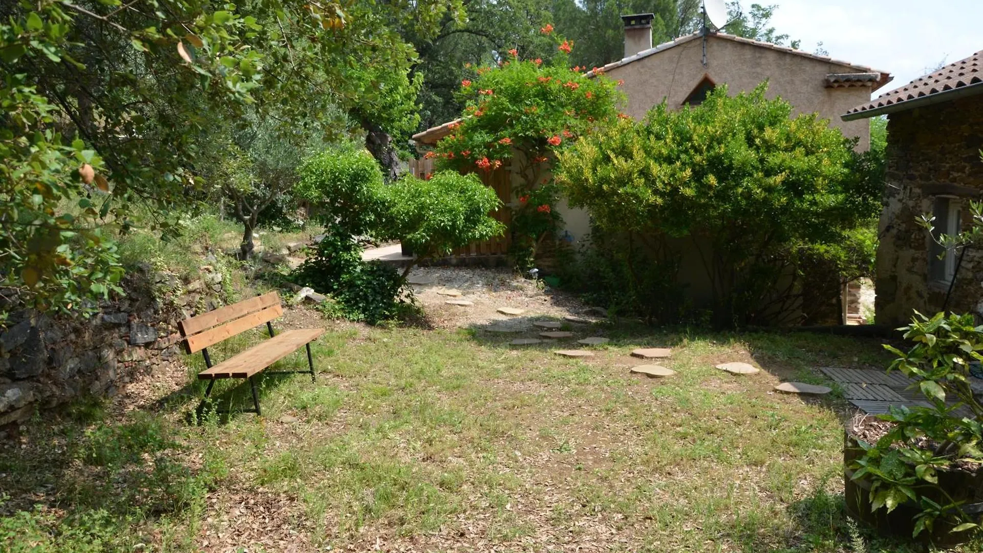 Gite Almanda - Calme & Nature - Mas Lou Castanea location